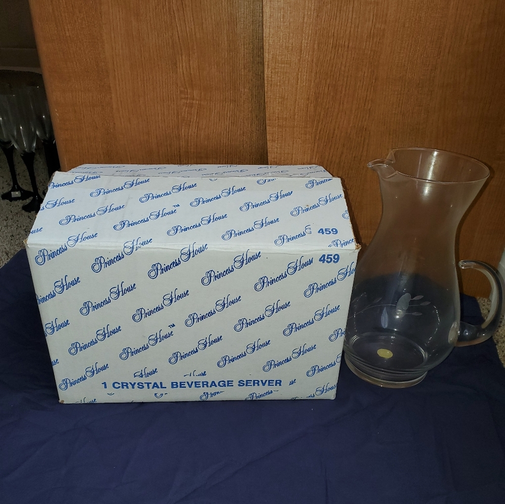 Drinking pitcher 2qt